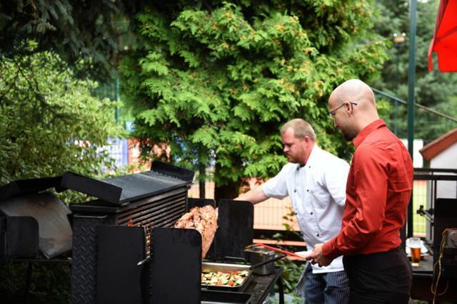 Hotel Penzion Parkur Hrobice Zewnętrze zdjęcie